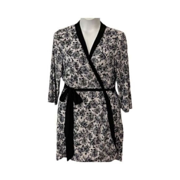 Laura Ashley Navy and White Floral Robe. Size Medium - Picture 1 of 5